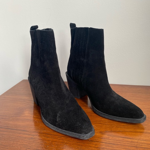 Suede Black Heel Boots with removable strap - Picture 15 of 16